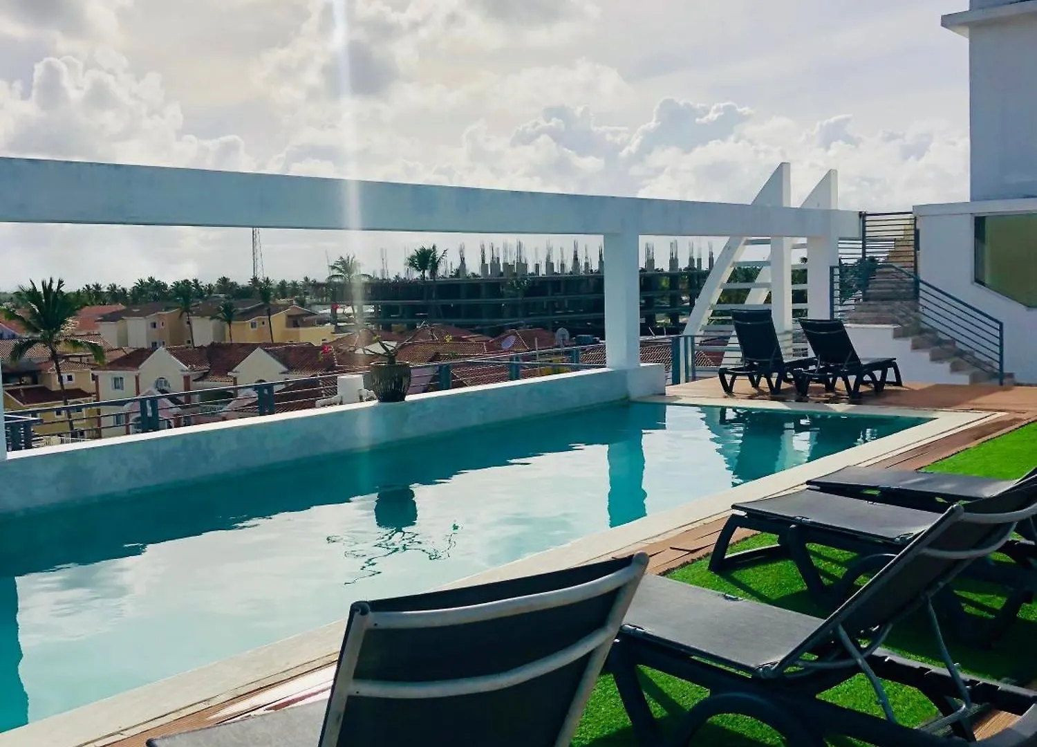 Lägenhet Ducassi Rooftop Pool Suites Beach Club And Spa Punta Cana